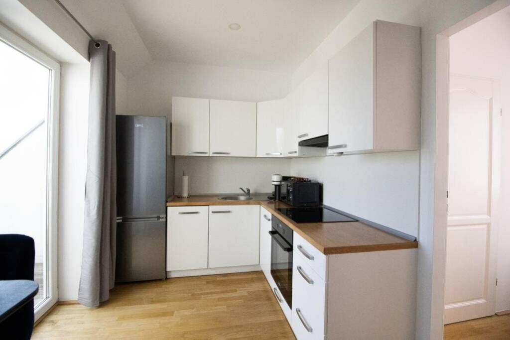 Apartamento Sunny & Cozy Penthouse With Balcony L Dg4'14 Viena Exterior foto